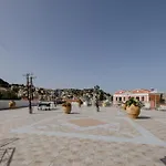 Opera House アパートホテル