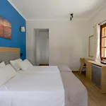 Opera House Apartahotel