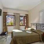 Opera House Apartahotel