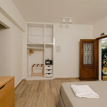 Opera House Ξενοδοχείο με διαμερίσματα 4*