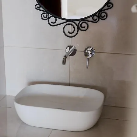 Ξενοδοχείο με διαμερίσματα Opera House 4*