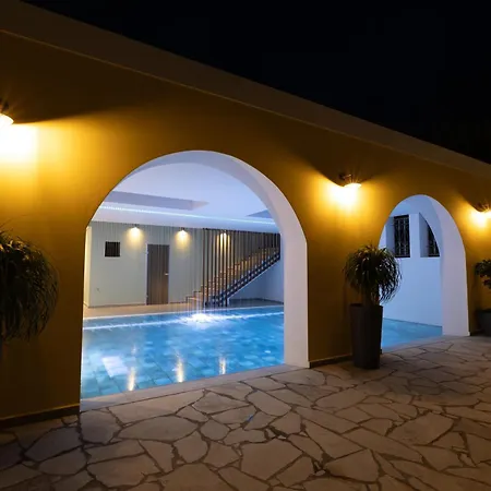 Lejlighedshotel Opera House Simi