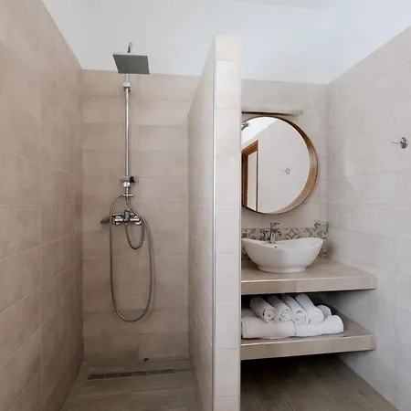 Ξενοδοχείο με διαμερίσματα Opera House Σύμη