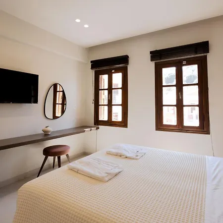 Ξενοδοχείο με διαμερίσματα Opera House 4*