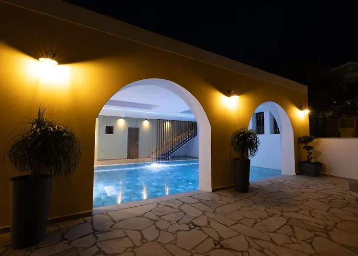 Lejlighedshotel Opera House Simi